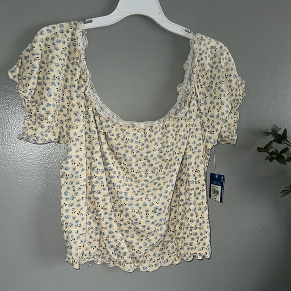 Arizona Jean Company Tops - Arizona Juniors Floral Top